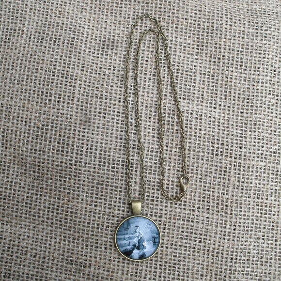 Les Miserables Glass Cabochon Pendant Necklace - Picture 4 of 12